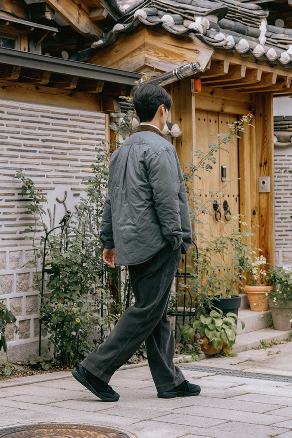 One Tuck Corduroy Pants (Charcoal)