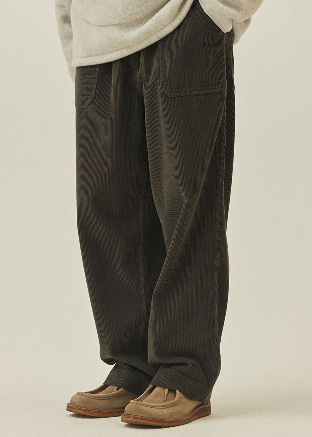 One-Tuck-Corduroy-Pants-_Charcoal_-5.jpg