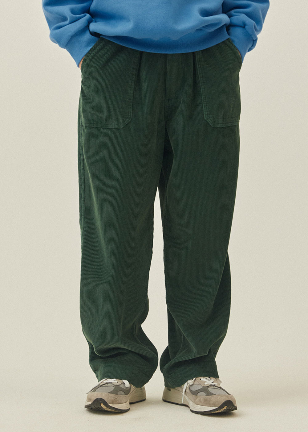 One-Tuck-Corduroy-Pants-_Forest_-6.jpg