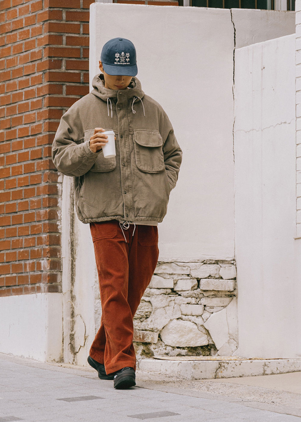 One-Tuck-Corduroy-Pants-_Vintage-Red_-3.jpg