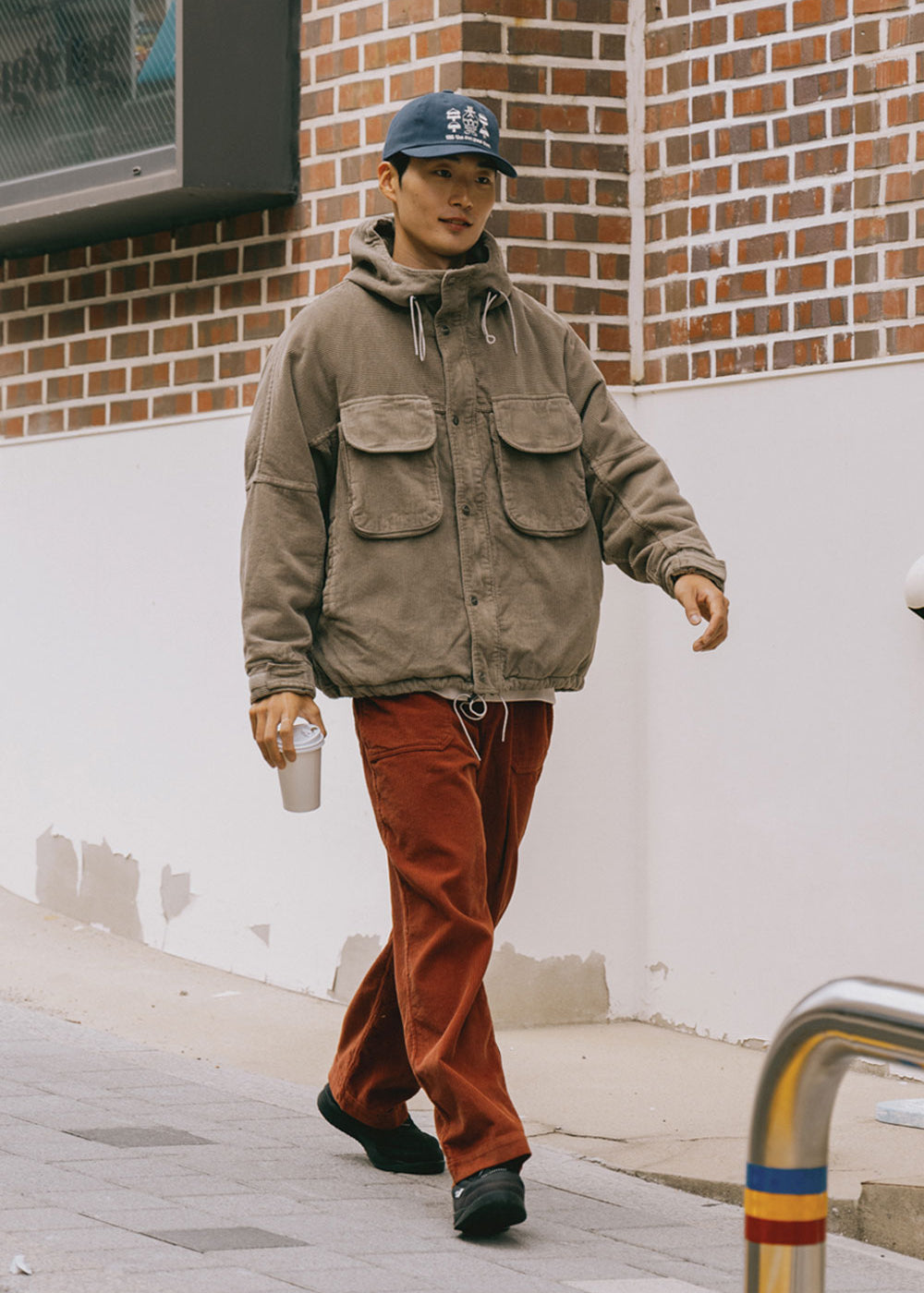 One-Tuck-Corduroy-Pants-_Vintage-Red_-4.jpg