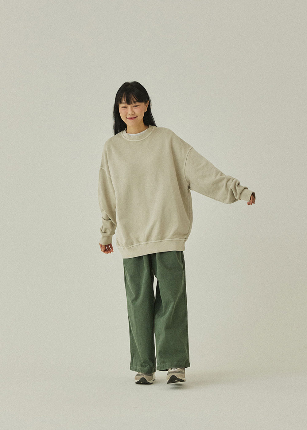 Pigment-Sweatshirt-_Cream_-1_4af83e5b-57c0-45b4-b812-5f9a74762144.jpg