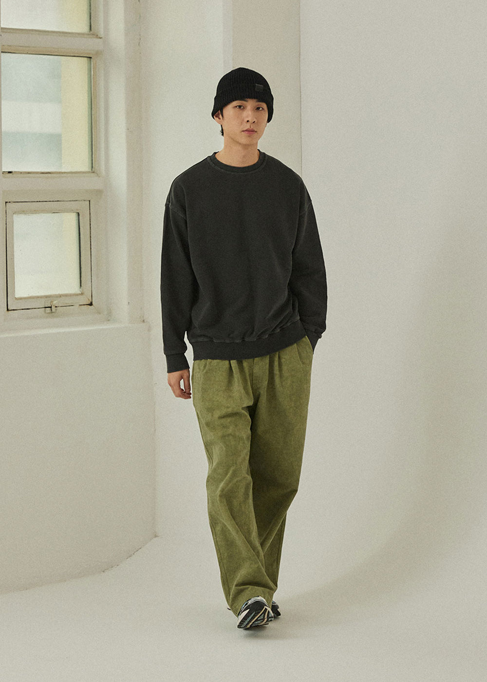Pigment-Sweatshirt-_Dark-Grey_-2.jpg