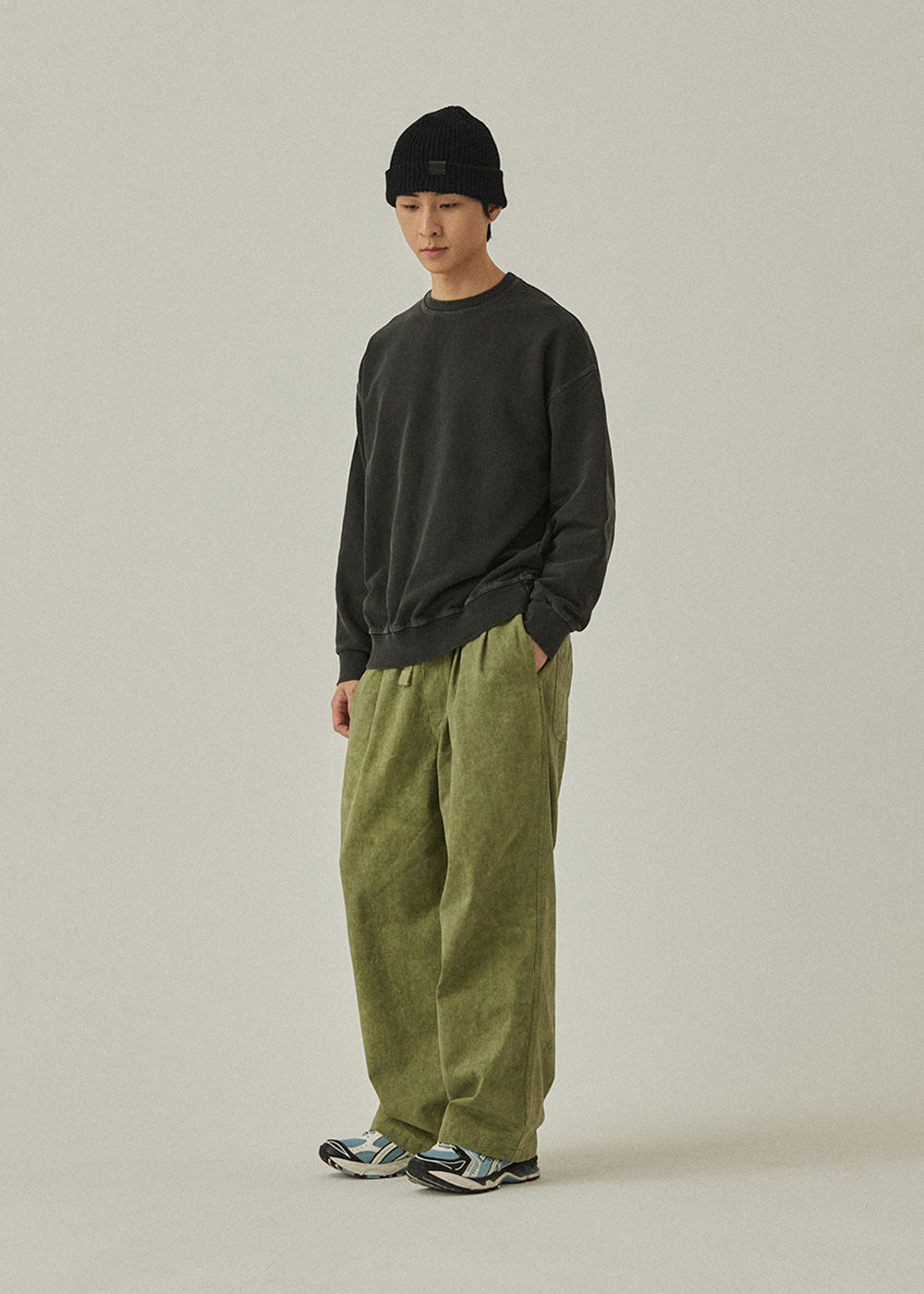 Pigment-Sweatshirt-_Dark-Grey_-4.jpg
