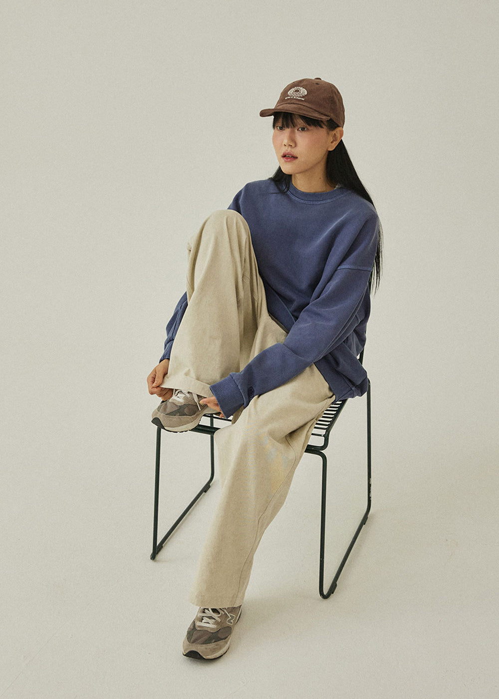 Pigment-Sweatshirt-_Vintage-Navy_-12.jpg