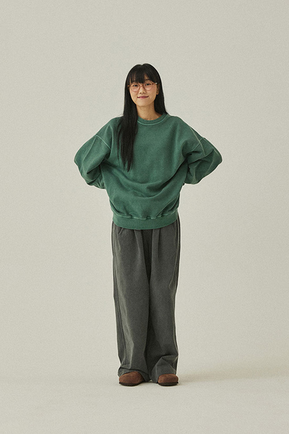 Pigment Two Tuck Wide Pants (Charcoal)