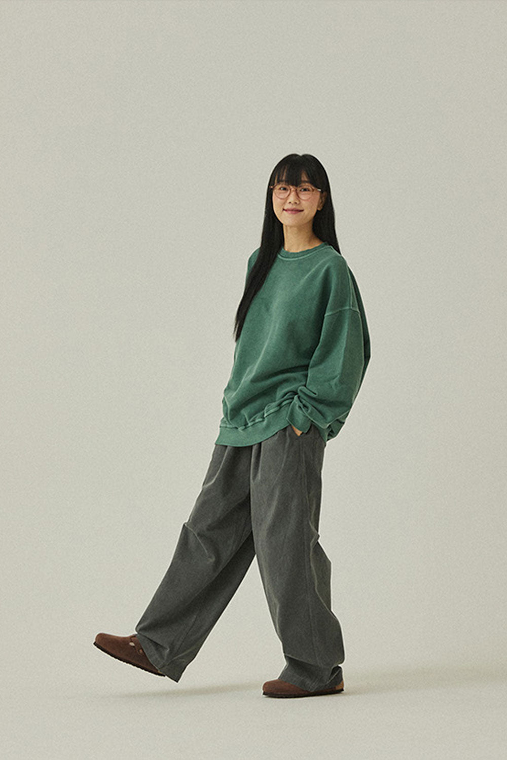 Pigment Two Tuck Wide Pants (Charcoal)