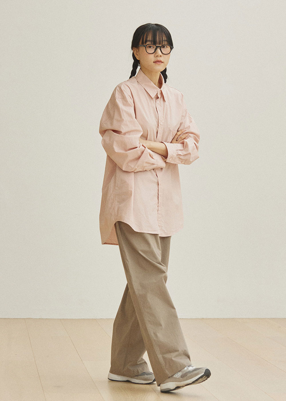Two-Tuck-Wide-CN-Pants-_Beige_-2_2ca17764-67ec-43d5-ac5a-c8adde74d90e.jpg