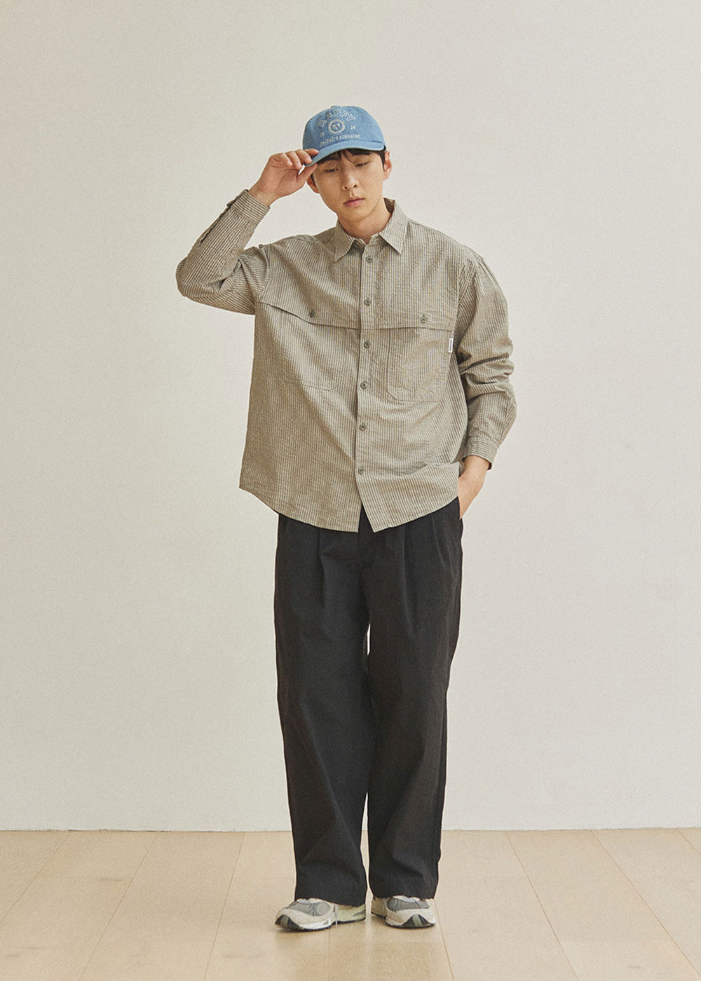 Two-Tuck-Wide-CN-Pants-_Black_-5.jpg