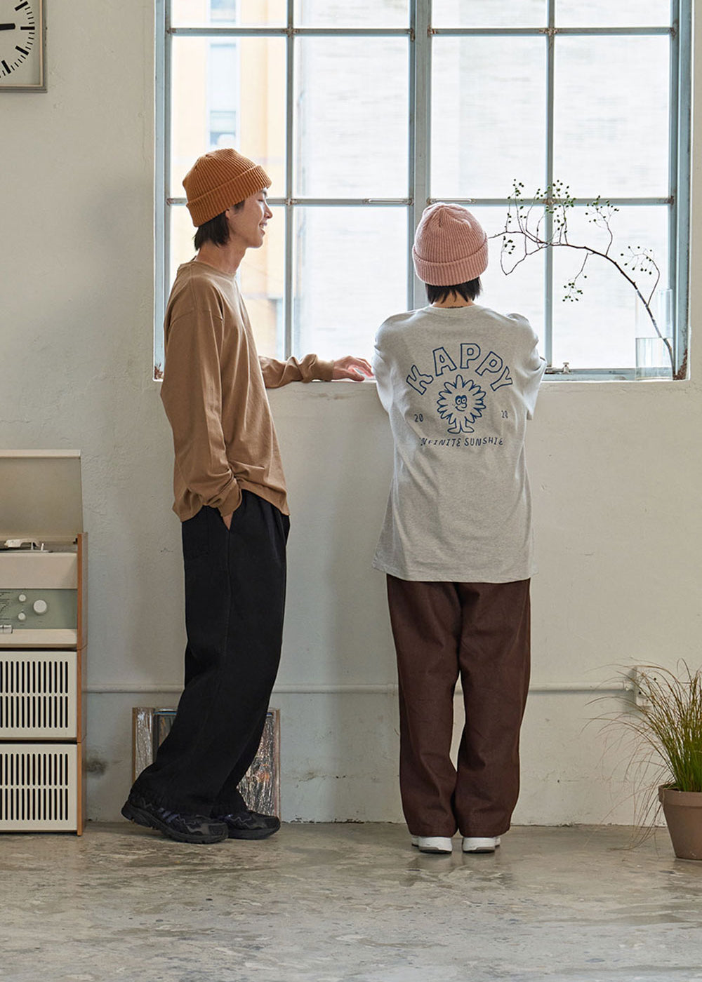 Two-Tuck-Wide-Denim-Pants-_Brown_-3.jpg