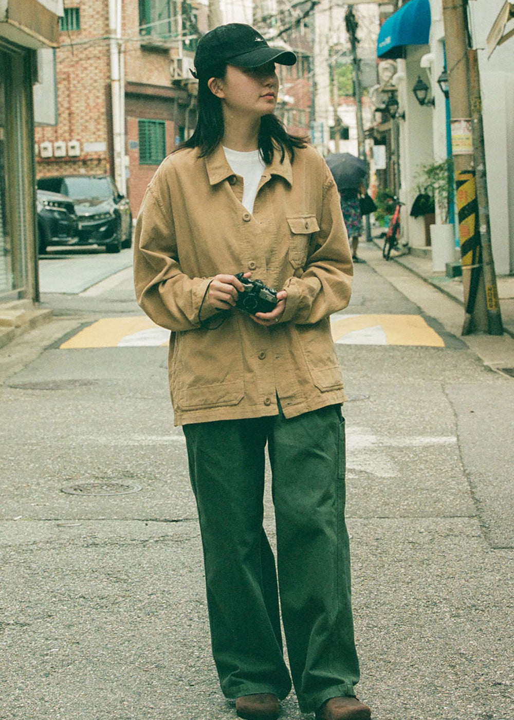 Two-Tuck-Wide-Kation-Pants-_Khaki_-1_75906d70-b738-4c0c-af15-7a77eaed05ba.jpg