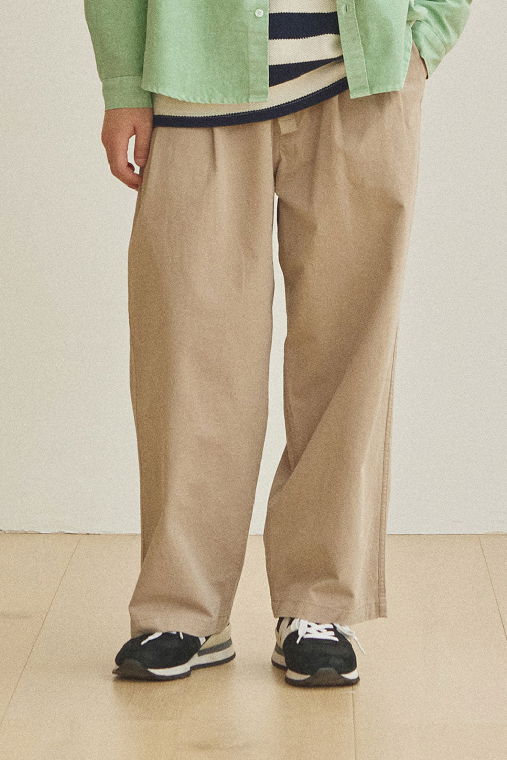Two Tuck Wide Pants (Beige)
