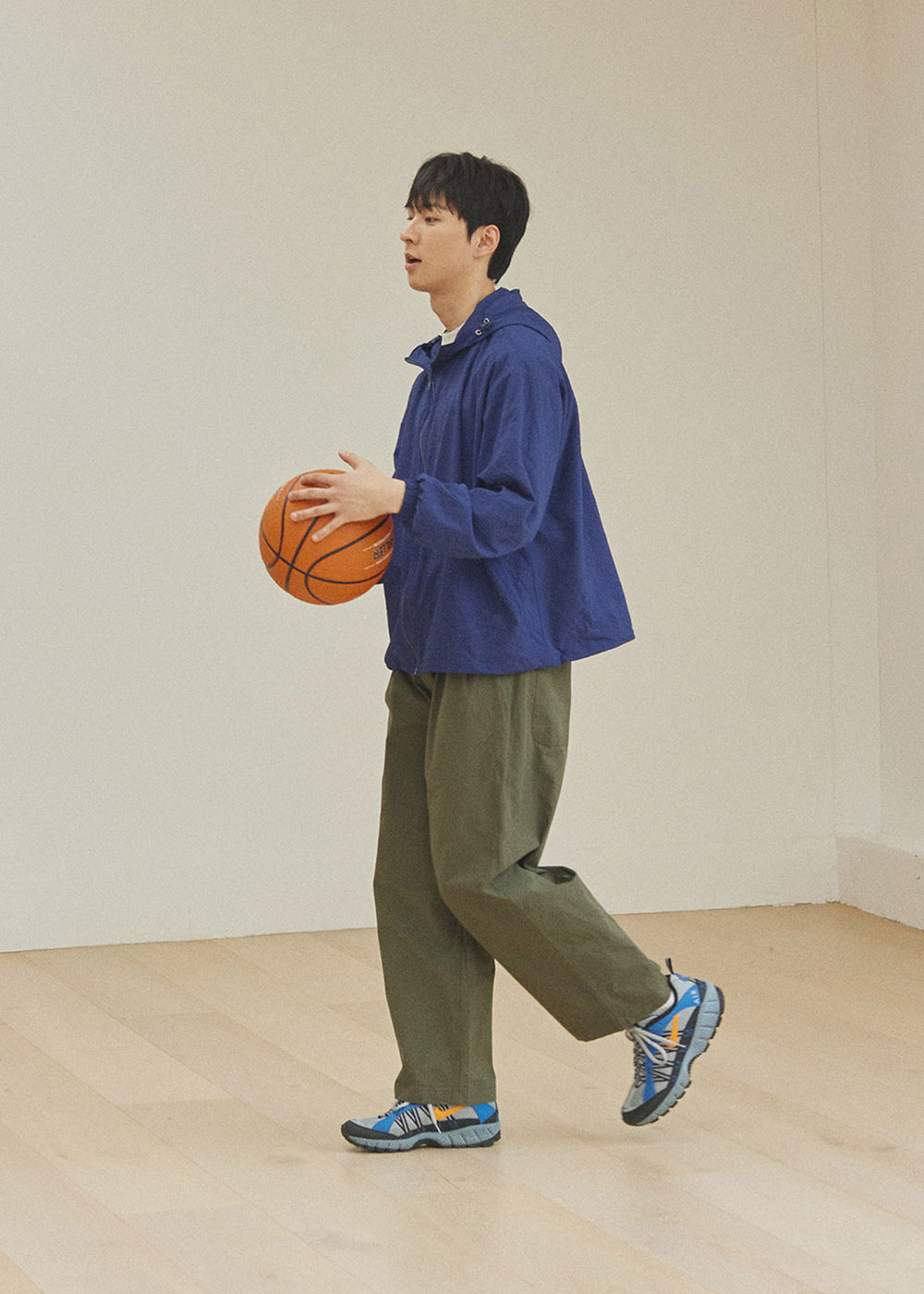 Two-Tuck-Wide-Pants-_Khaki_-1_3b86116d-12a3-48b3-9ca3-c86317370335.jpg